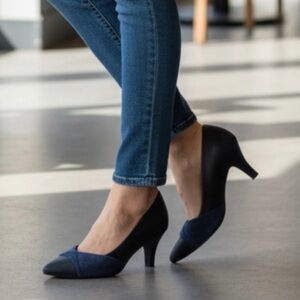 Clarks Two-Tone Navy Pointed-Toe 3in Heels
